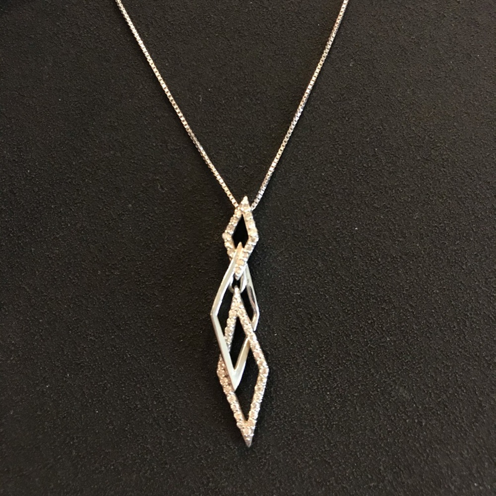 10K Canadian White Gold Necklace